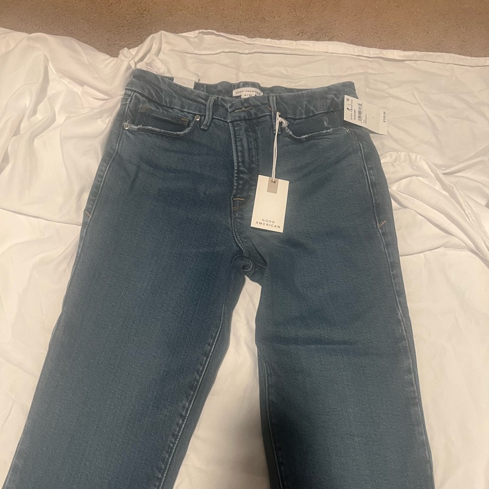 Good American straight jeans!! Size 4. Brand new!